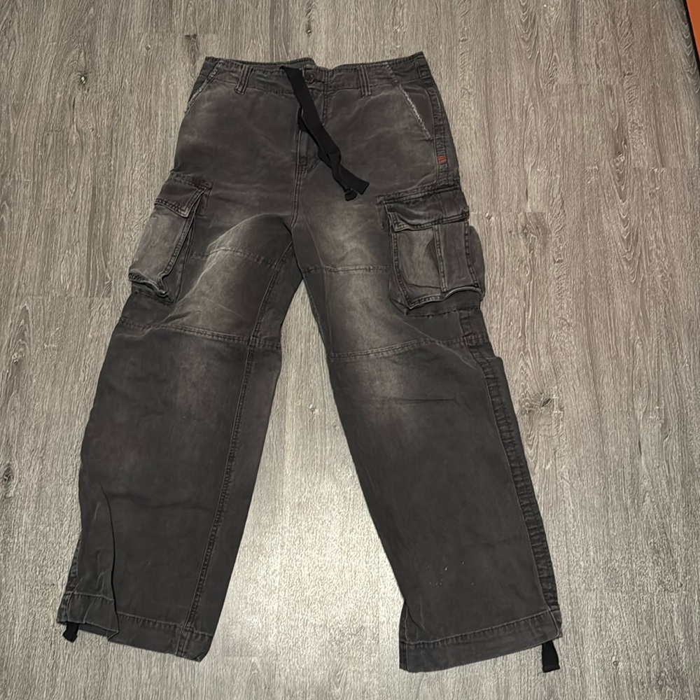 Men’s medium skater pants, black acid wash